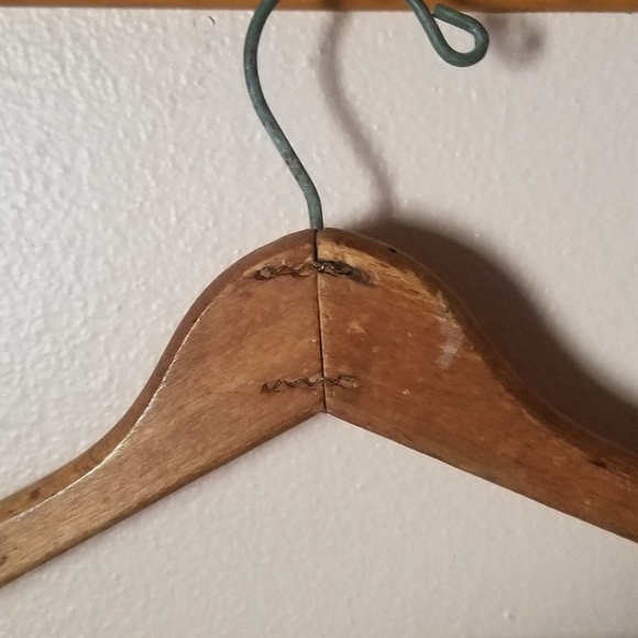 VINTAGE WOODEN Brooklyn Clothes Hanger - Picture 6 of 9